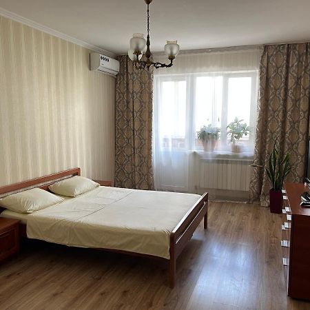 Apartments Kharkivs'Ke Highway Kiev Bagian luar foto