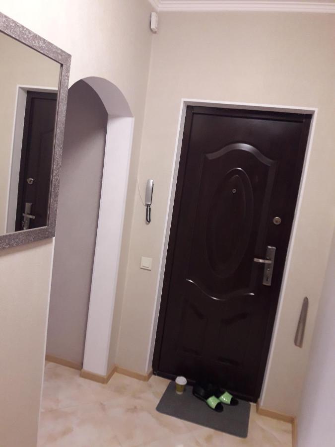 Apartments Kharkivs'Ke Highway Kiev Bagian luar foto