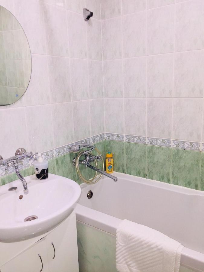 Apartments Kharkivs'Ke Highway Kiev Bagian luar foto