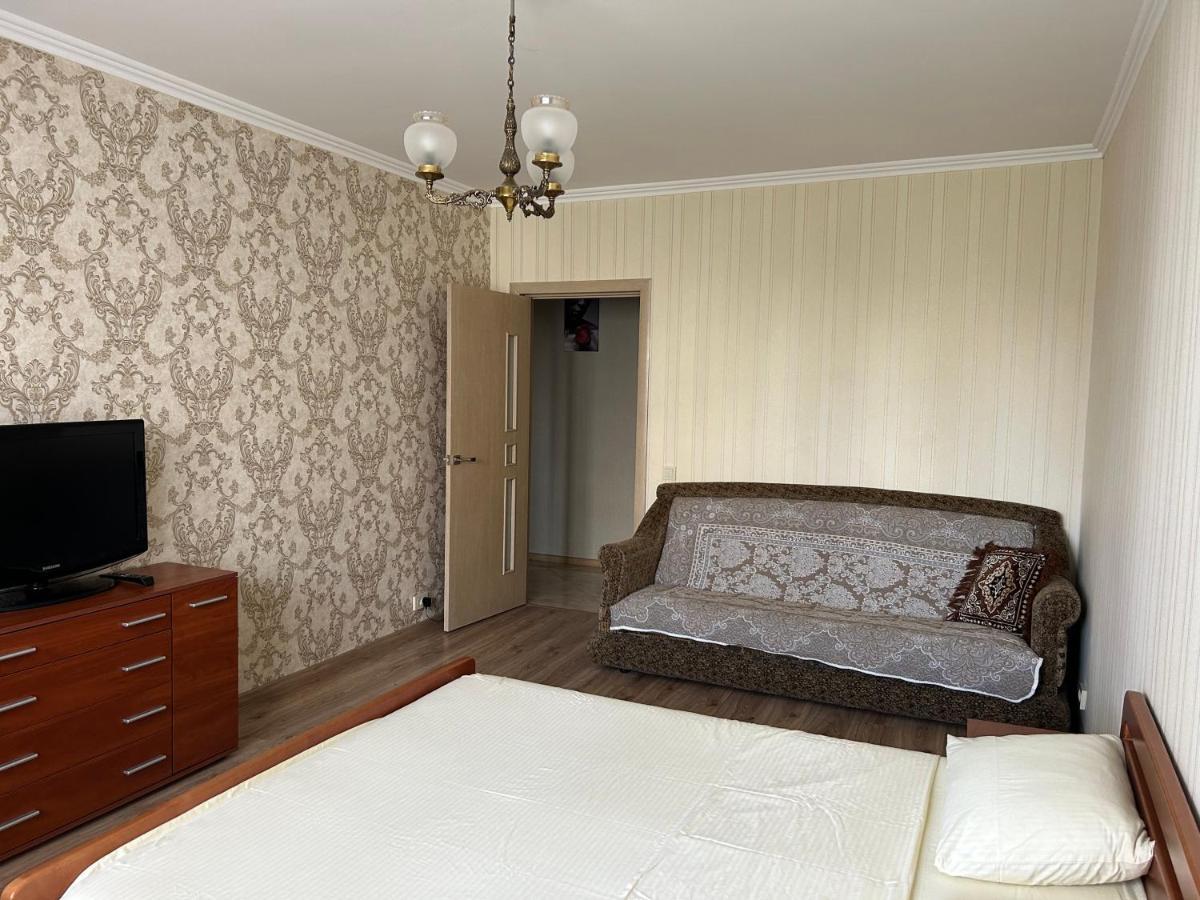 Apartments Kharkivs'Ke Highway Kiev Bagian luar foto