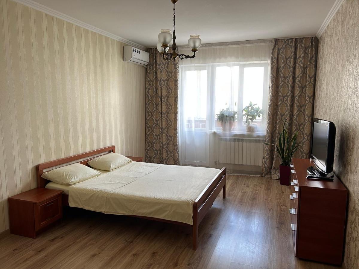 Apartments Kharkivs'Ke Highway Kiev Bagian luar foto