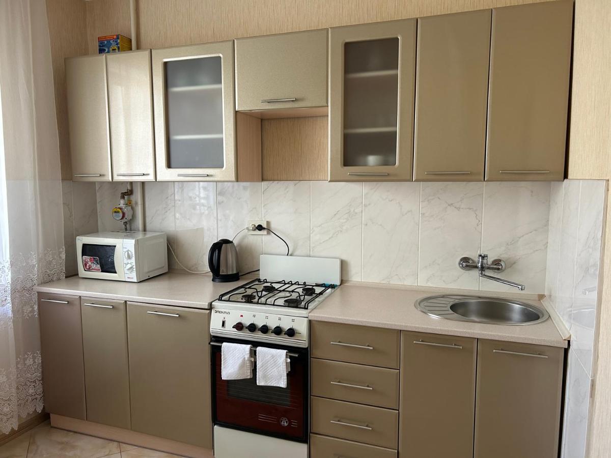 Apartments Kharkivs'Ke Highway Kiev Bagian luar foto